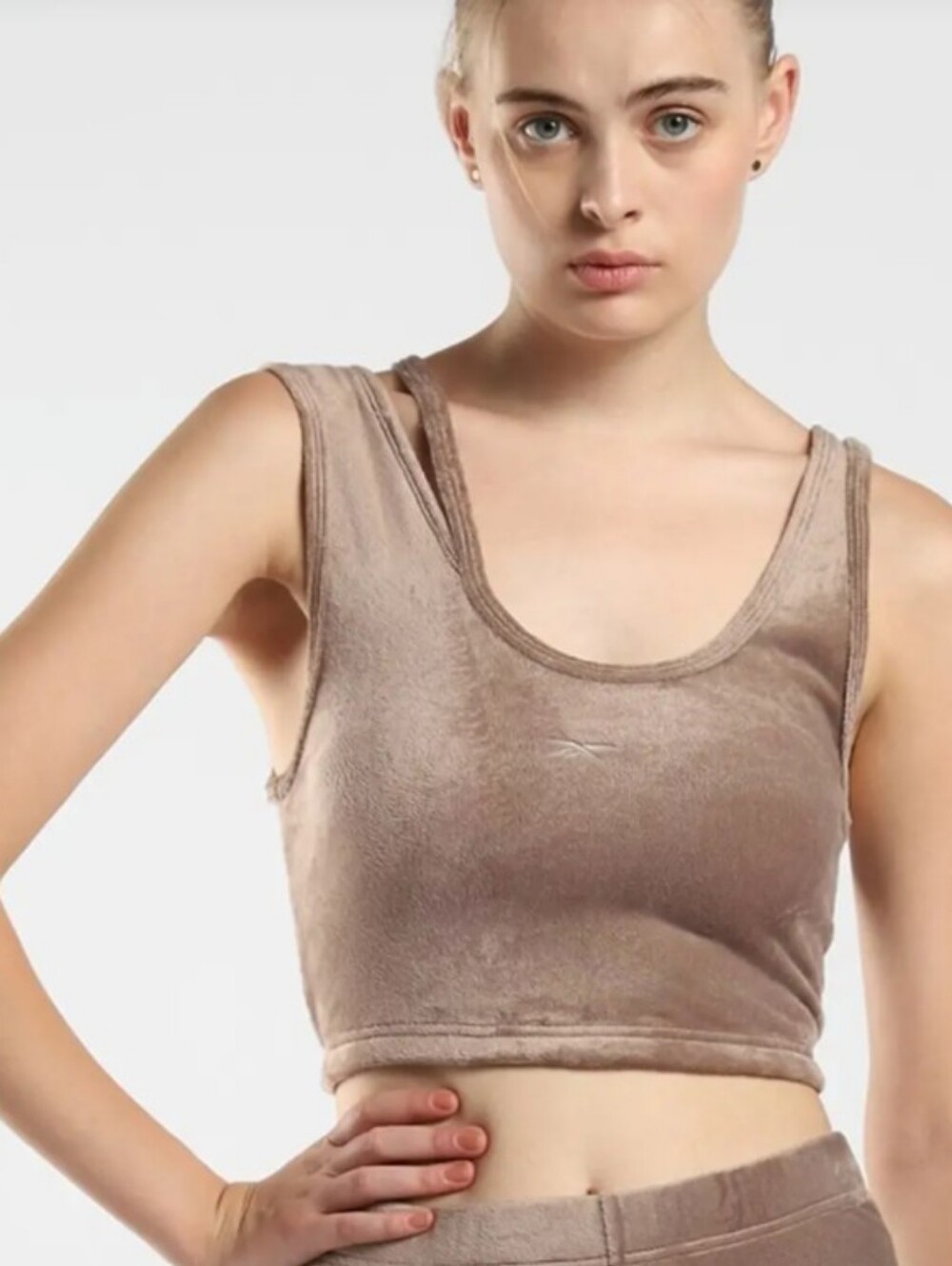 REEBOK | Women's Taupe Soft and Stretchy Plush Cropped Tank Top